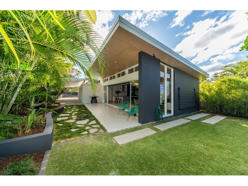 5 Paradise Parade, Paradise Point QLD 4216