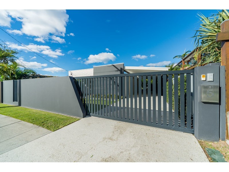 5 Paradise Parade, Paradise Point QLD 4216