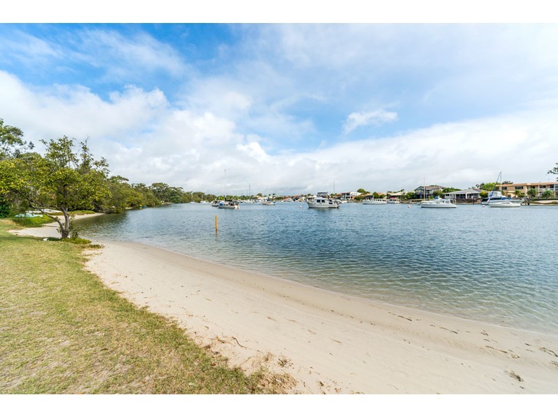 5 Paradise Parade, Paradise Point QLD 4216