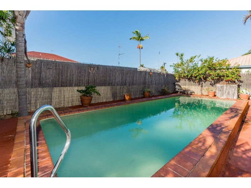 65 Paradise Parade, Paradise Point QLD 4216