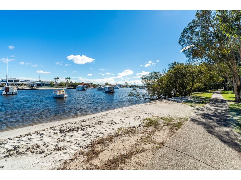 65 Paradise Parade, Paradise Point QLD 4216