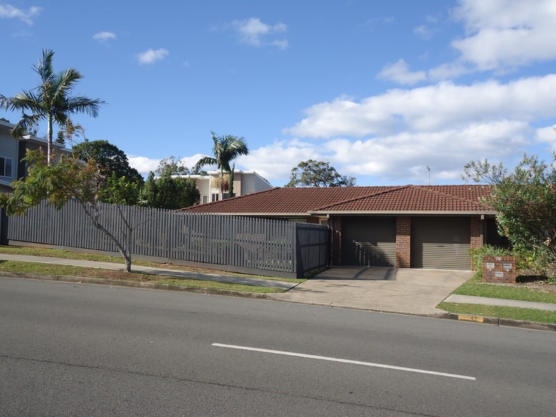 2/47 Usher Avenue, Labrador QLD 4215