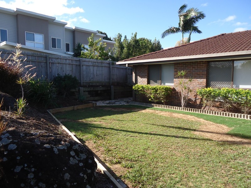 2/47 Usher Avenue, Labrador QLD 4215