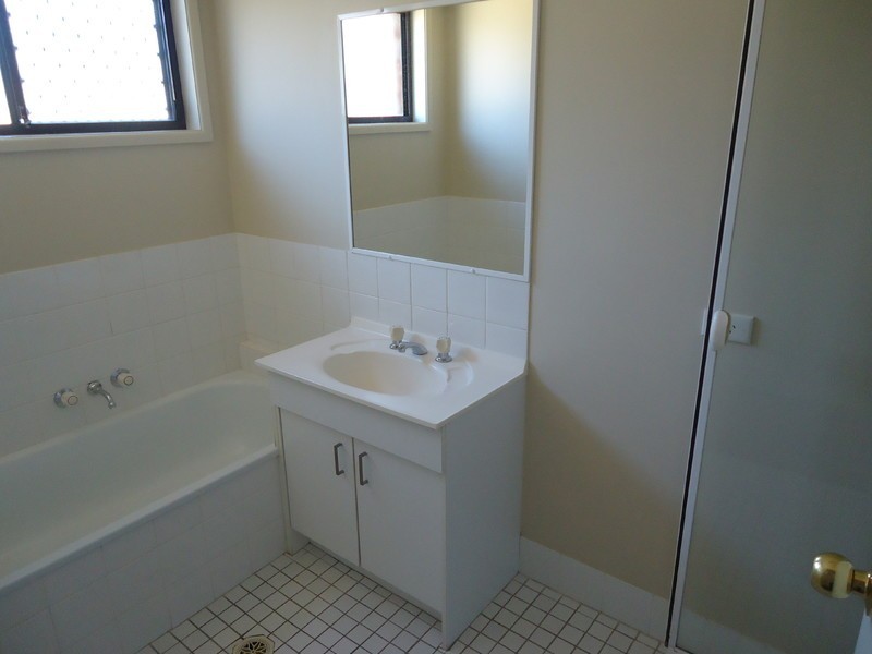 2/47 Usher Avenue, Labrador QLD 4215