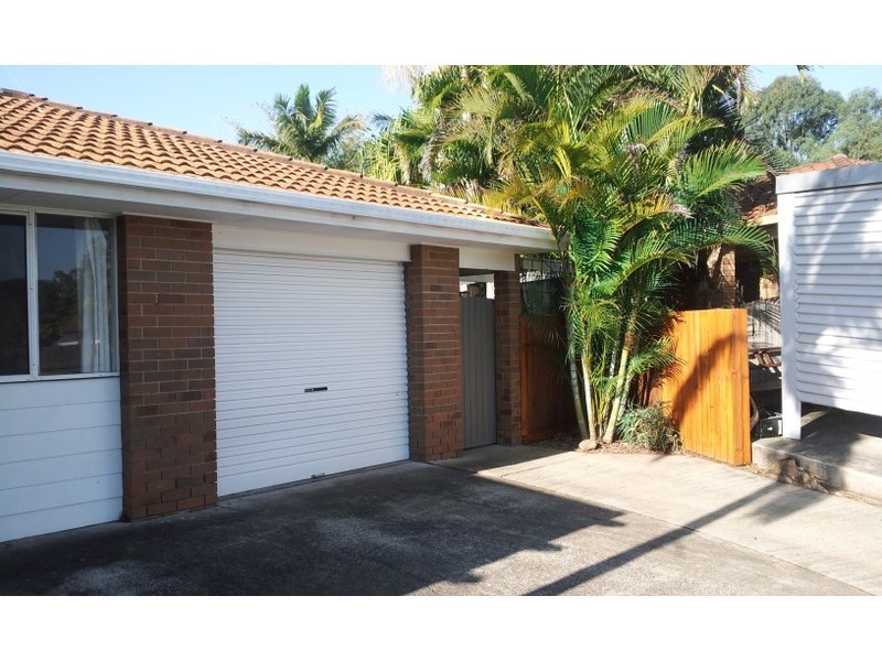 2/16 Stephanie Court, Labrador QLD 4215