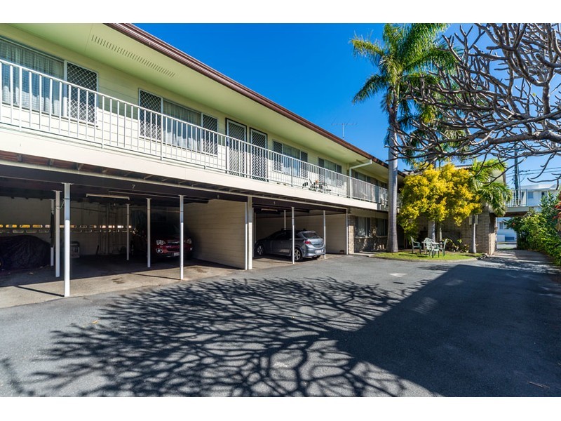 61 Back Street, Biggera Waters QLD 4216