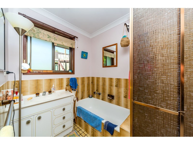 21 Menindee Avenue, Coombabah QLD 4216