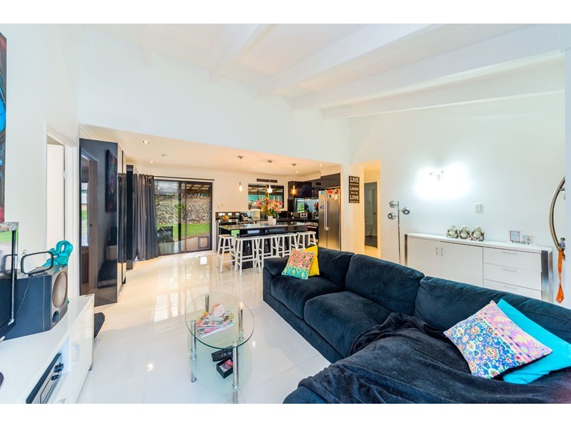1 Warrungen Way, Ashmore QLD 4214