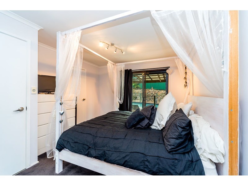 1 Warrungen Way, Ashmore QLD 4214