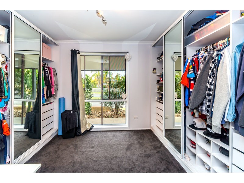 1 Warrungen Way, Ashmore QLD 4214