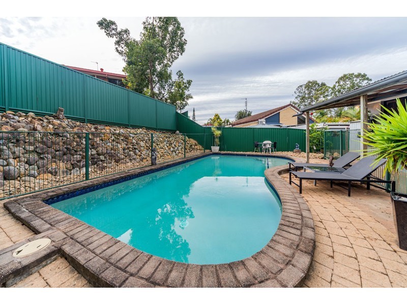 1 Warrungen Way, Ashmore QLD 4214