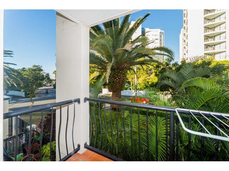 27/38 Labrador Street, Labrador QLD 4215