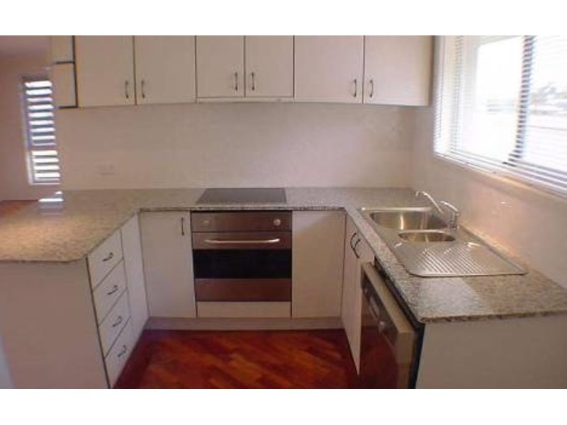 13 Jacaranda Avenue, Hollywell QLD 4216