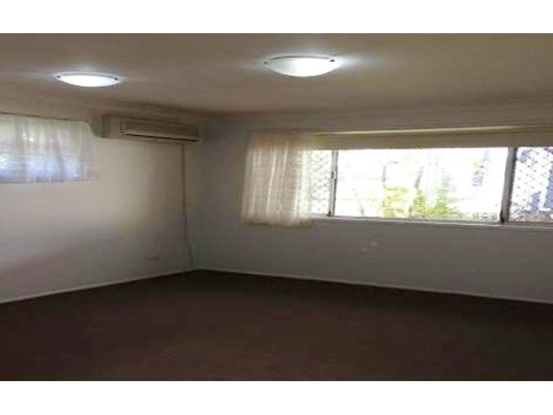 1/14 Barton Avenue, Southport QLD 4215