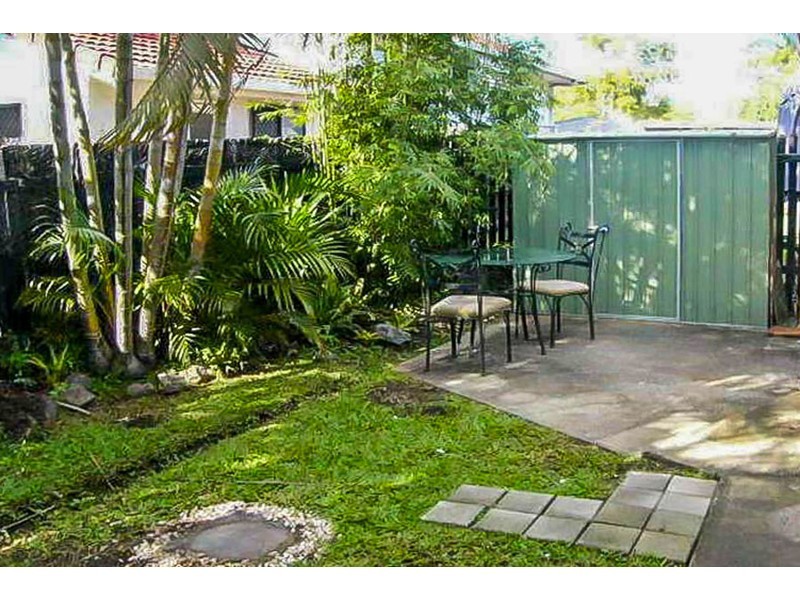 2/67 Broad Street, Labrador QLD 4215