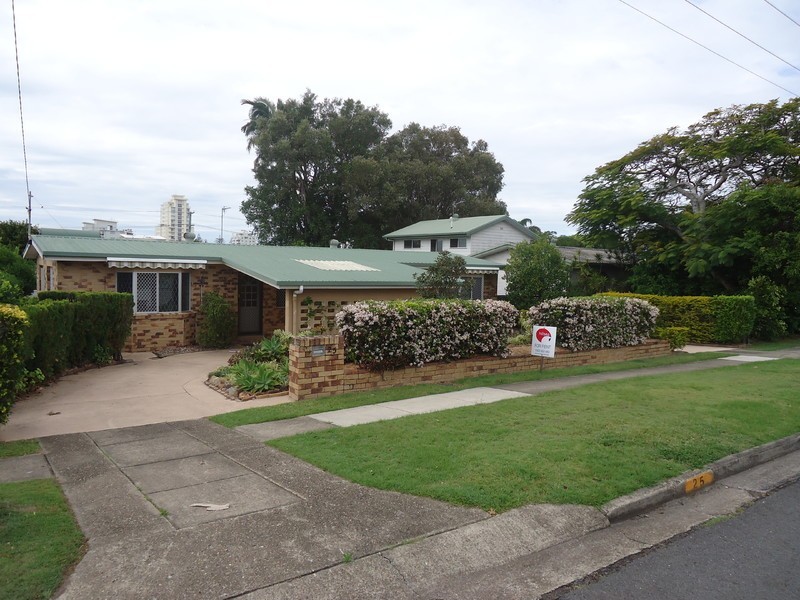 25 Echlin Street, Labrador QLD 4215