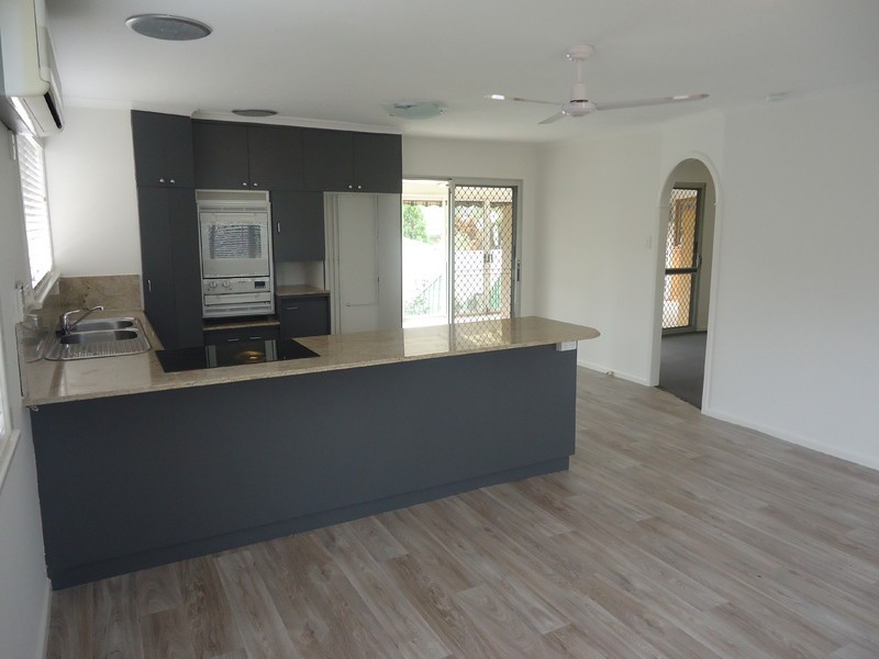 25 Echlin Street, Labrador QLD 4215