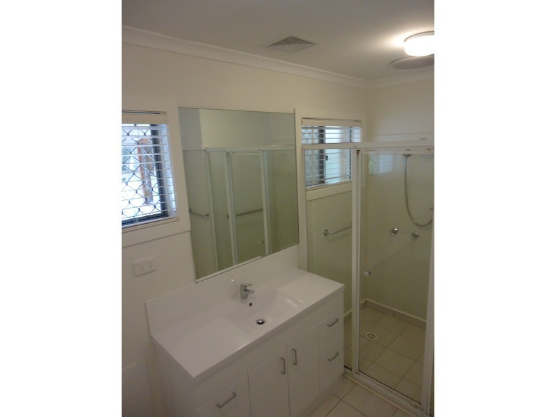 25 Echlin Street, Labrador QLD 4215