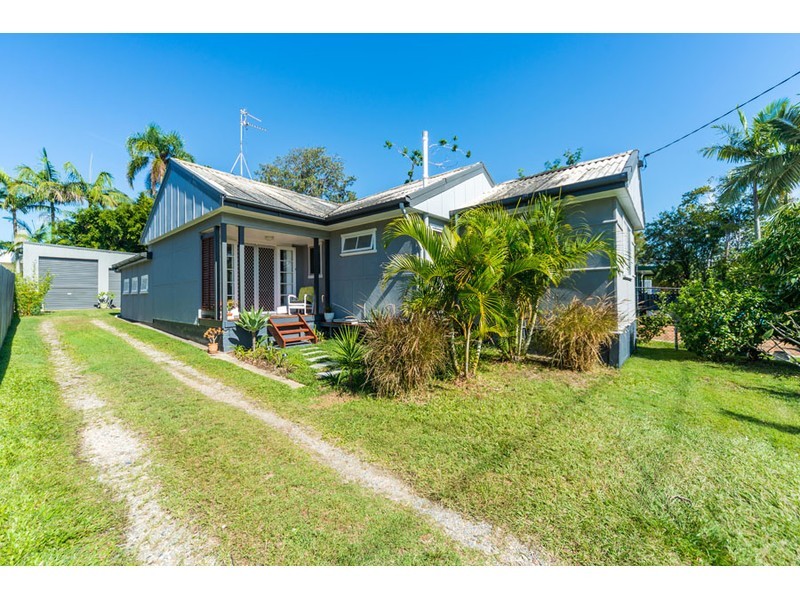 66 Central Street, Labrador QLD 4215