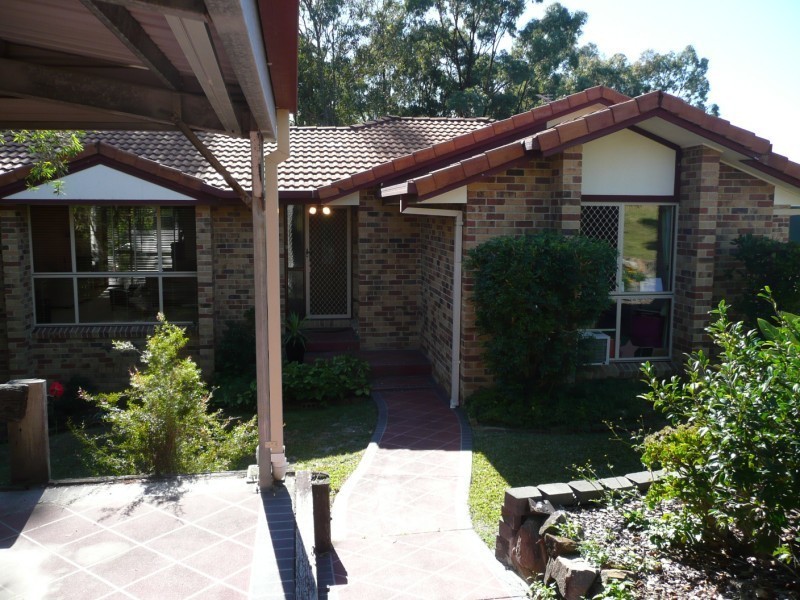 27 Rebbechi Court, Parkwood QLD 4214