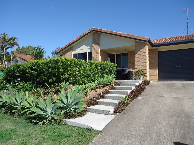 1/4 Calvary Court, Labrador QLD 4215