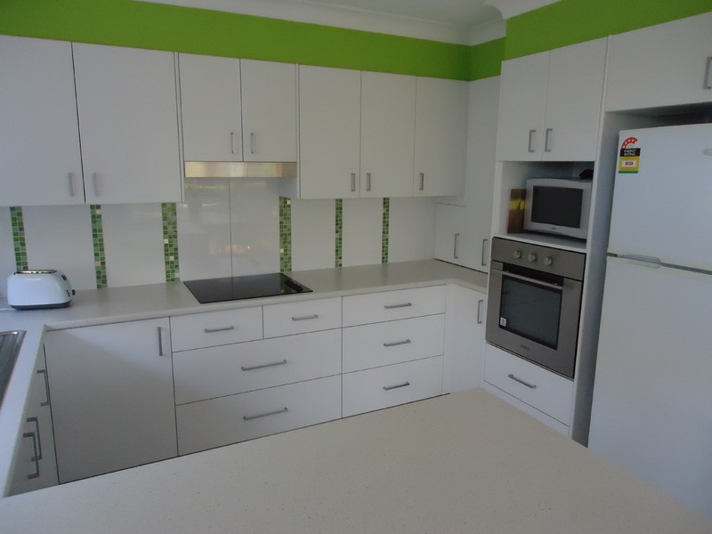 1/4 Calvary Court, Labrador QLD 4215