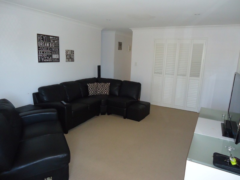 1/4 Calvary Court, Labrador QLD 4215