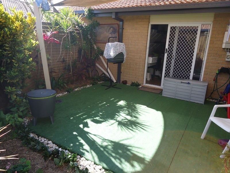 1/4 Calvary Court, Labrador QLD 4215