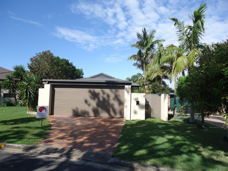 5 Augusta Court, Coombabah QLD 4216