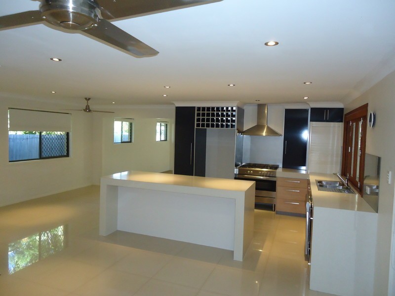 5 Augusta Court, Coombabah QLD 4216