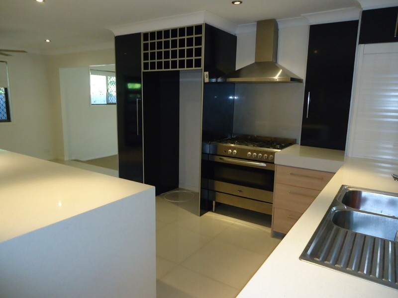 5 Augusta Court, Coombabah QLD 4216