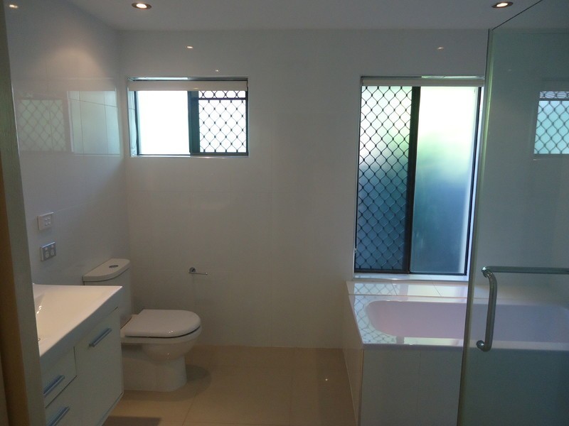 5 Augusta Court, Coombabah QLD 4216