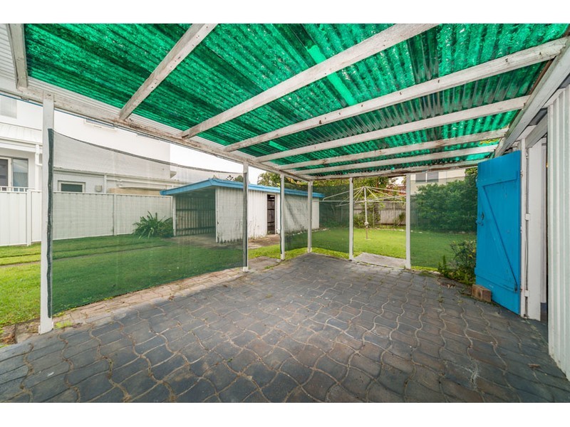 30 Huth Street, Labrador QLD 4215