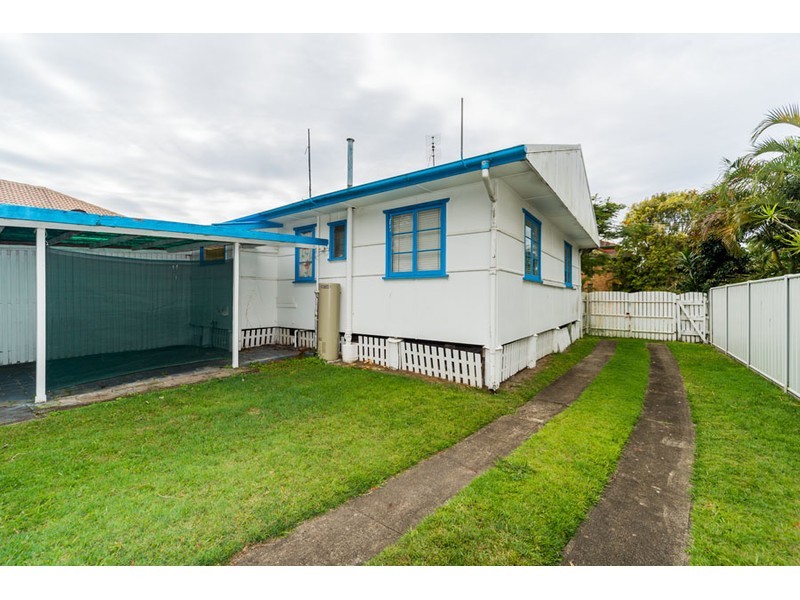 30 Huth Street, Labrador QLD 4215