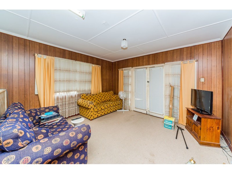 30 Huth Street, Labrador QLD 4215