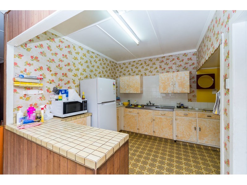 30 Huth Street, Labrador QLD 4215