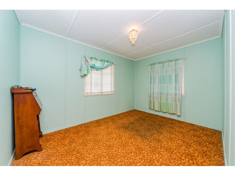 30 Huth Street, Labrador QLD 4215