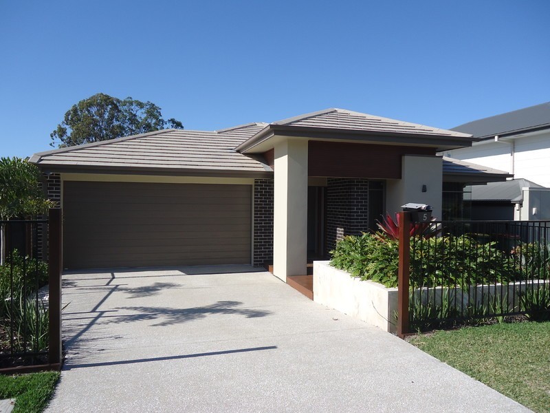 5 San Gabriel Crescent, Upper Coomera QLD 4209