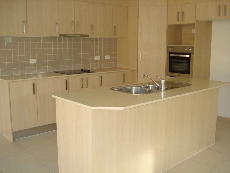 5/49 Usher Avenue, Labrador QLD 4215