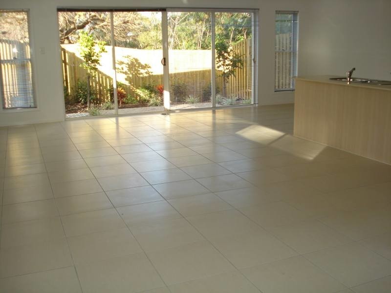 5/49 Usher Avenue, Labrador QLD 4215