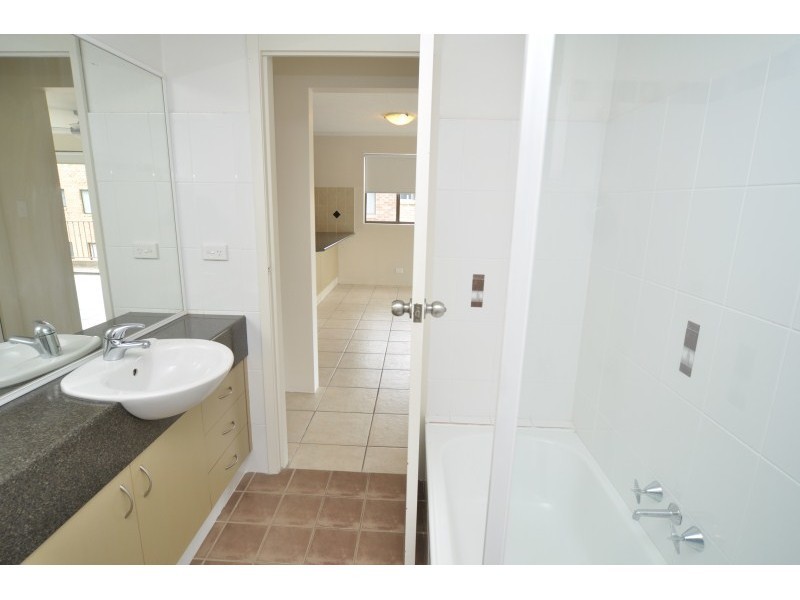 36/490 Marine Parade, Biggera Waters QLD 4216