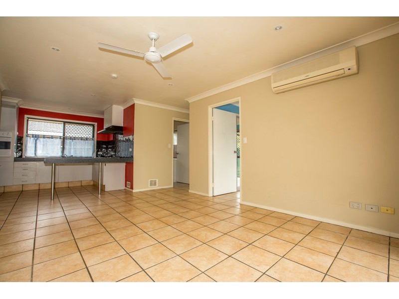 1/25 Nina Parade, Arundel QLD 4214