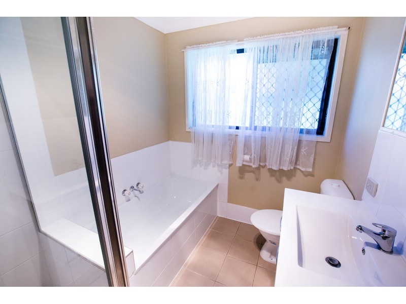 1/25 Nina Parade, Arundel QLD 4214