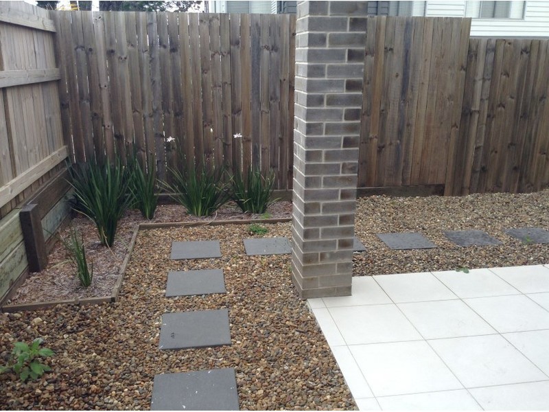 2/10 Fourth Avenue, Labrador QLD 4215