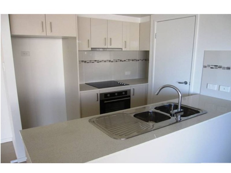 2/3 Brighton Street, Biggera Waters QLD 4216