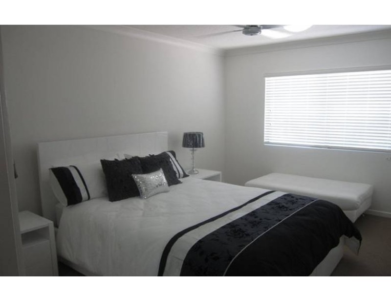 2/3 Brighton Street, Biggera Waters QLD 4216