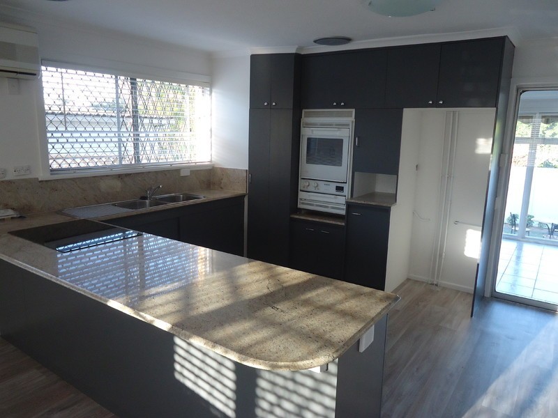 25 Echlin Street, Labrador QLD 4215