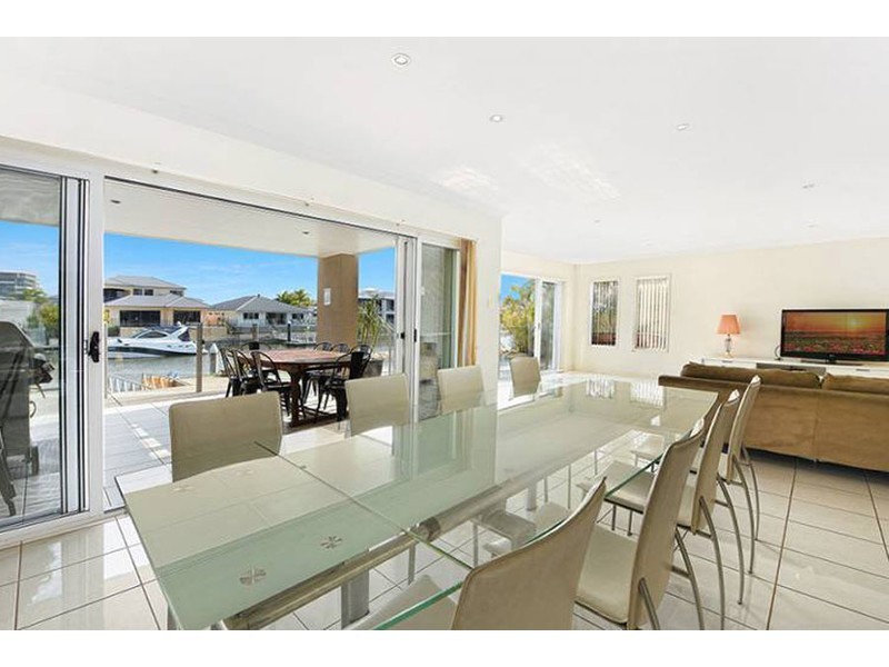 27 North Quay Drive, Biggera Waters QLD 4216