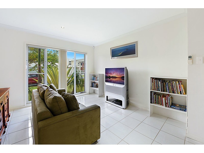 27 North Quay Drive, Biggera Waters QLD 4216