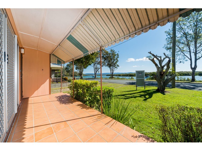 163 The Esplanade, Coombabah QLD 4216